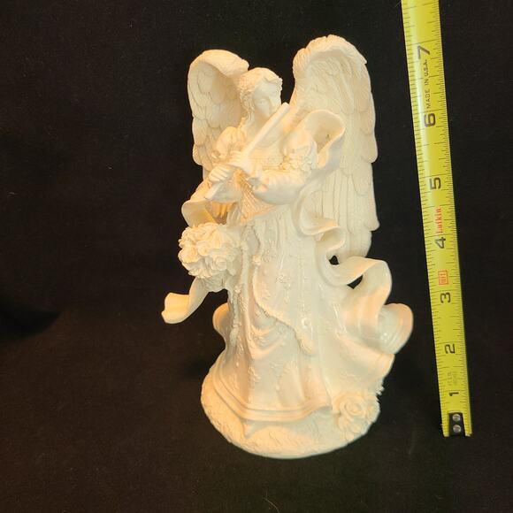 Stunning 8" White Angel Figurine - Dancing in Floral Dress with Flute - Picture 4 of 5